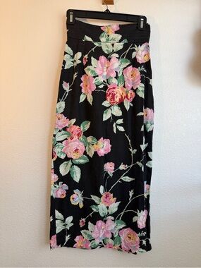 Vintage 80’s cotton High waisted Black Floral Midi pencil Skirt w Roses
